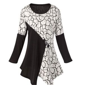 Yushi  size large black and white tunic
